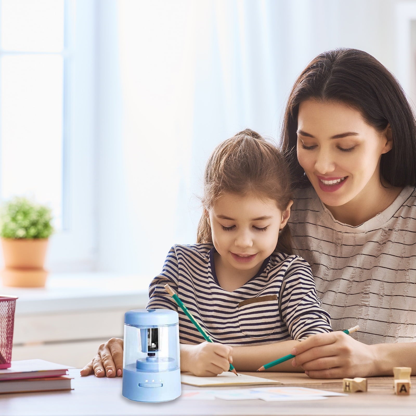 WNFJR Electric Pencil Sharpener Automatic USB Charging & Battery Operated Pencil Sharpener Tungsten Steel Bladed Pencil Sharpener Pressure-Activated Electric Pencil Sharpener